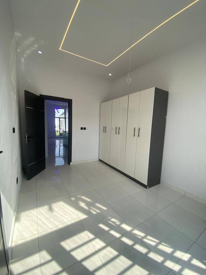 Gallery 11