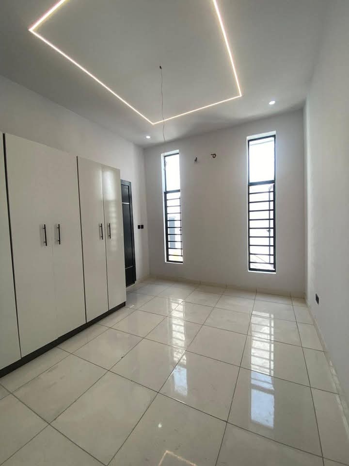 Gallery 12